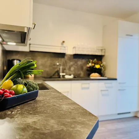 Apartment Seezeit - Mit Infrarotsauna, Terrasse Direkt Am Wasser Tossens