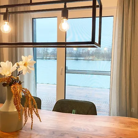 アパート Seezeit - Mit Infrarotsauna, Terrasse Direkt Am Wasser トッセンス